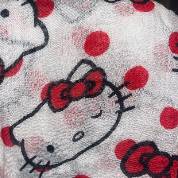 Hello Kitty Scarf - Picture 1 of 8